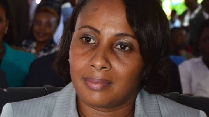 Sur fond de tension, la nouvelle ministre à la condition féminine est installée