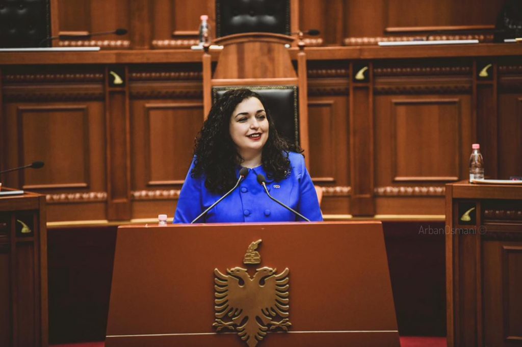 Vjosa Osmani est élue présidente de la République du Kosovo