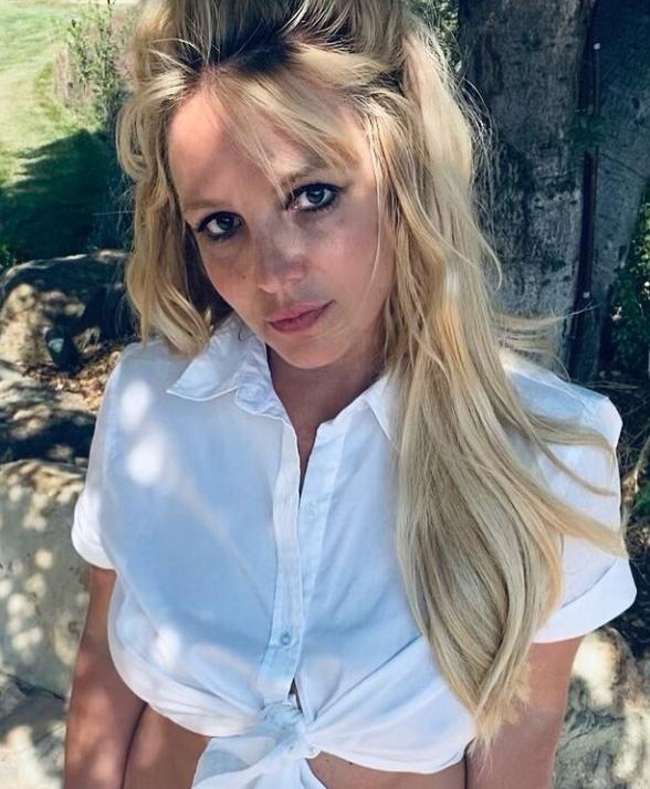 Finalman Britney Spears soti anba titèl papa l