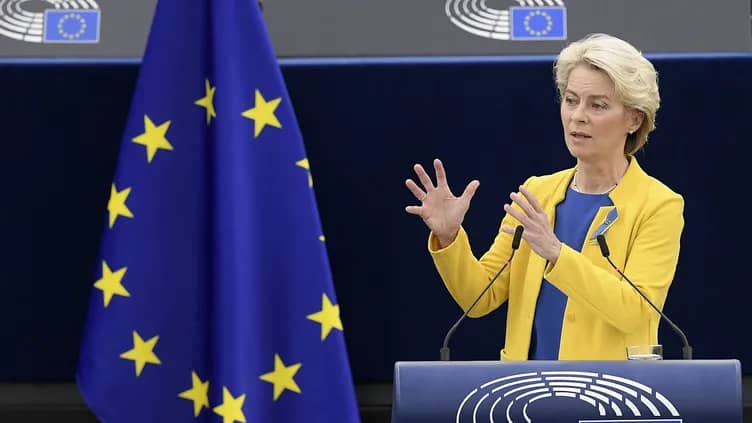 Ursula von der Leyen, présente en Ukraine, réaffirme le soutien de l’UE à Zelensky