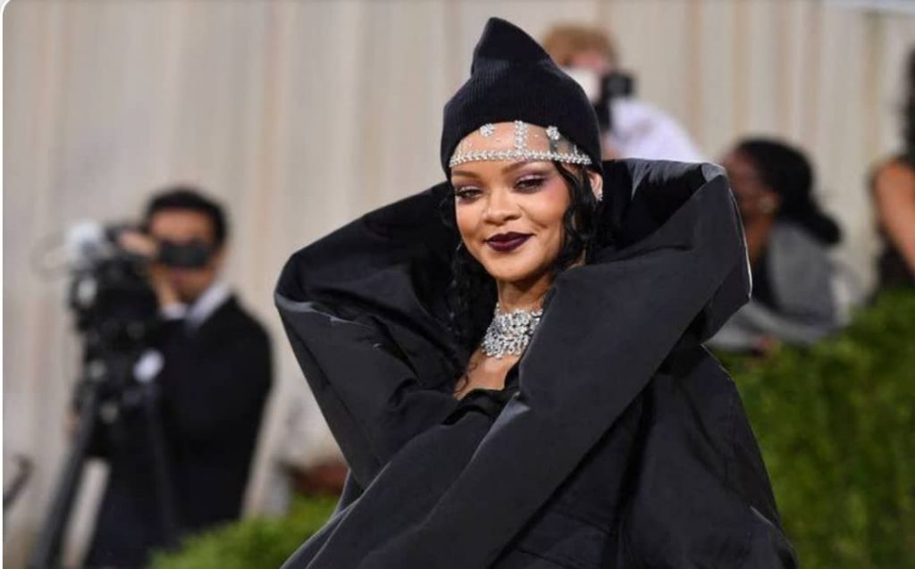 Rihanna fera son « come back » sur scène pour la mi-temps du Super Bowl