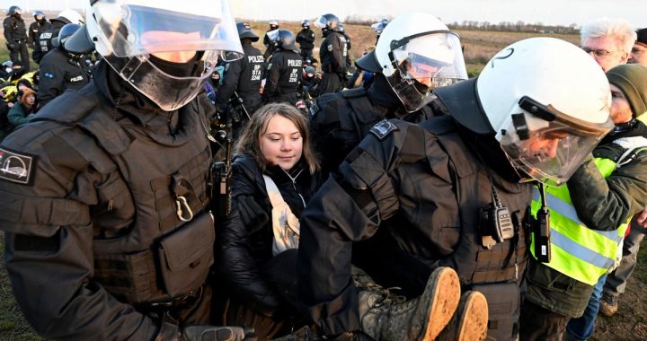 Greta Thunberg arrêtée en Allemagne lors d’une manifestation contre une mine de charbon