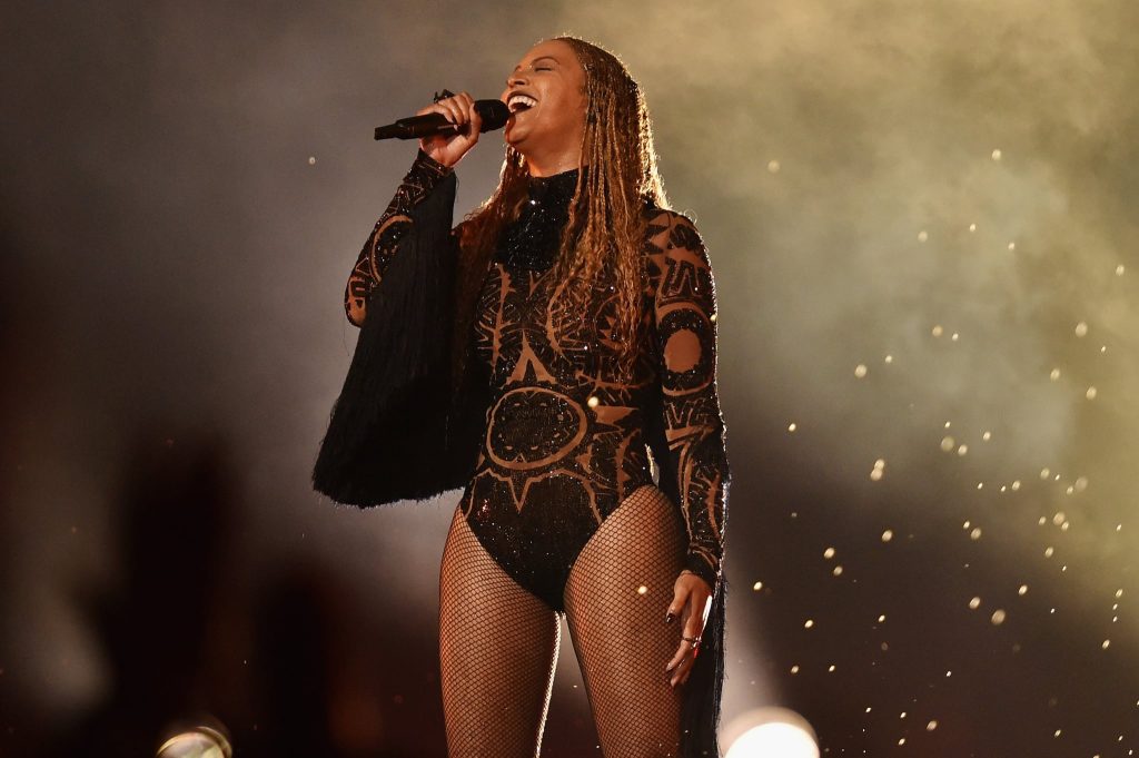 Beyoncé fait l’histoire aux BET Awards en remportant 3 trophées, égalant SZA