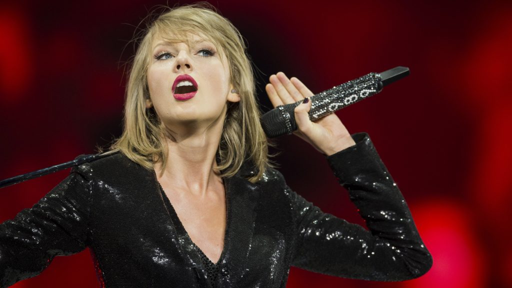 Taylor Swift, la seule femme à comptabiliser 100 millions d’auditeurs en un mois sur Spotify