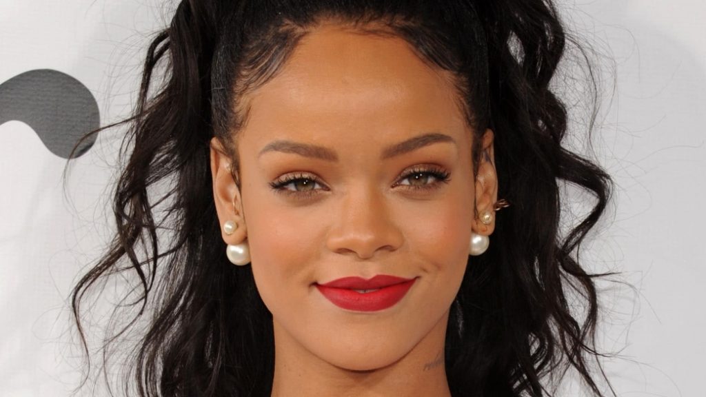 Une vidéo de Rihanna, avec des gestes et des paroles envoûtantes pour taquiner son compagnon, cartonne sur les réseaux sociaux.